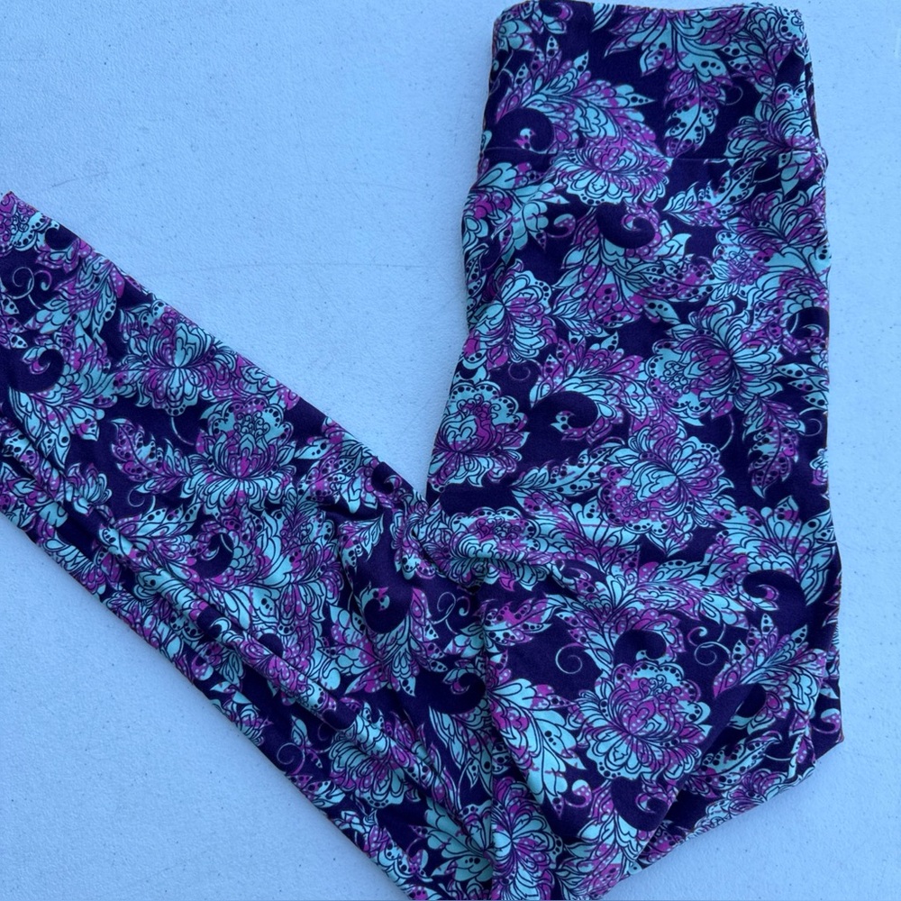 NWOT LuLaRoe OS One Size Purple and Pink Floral Leggings